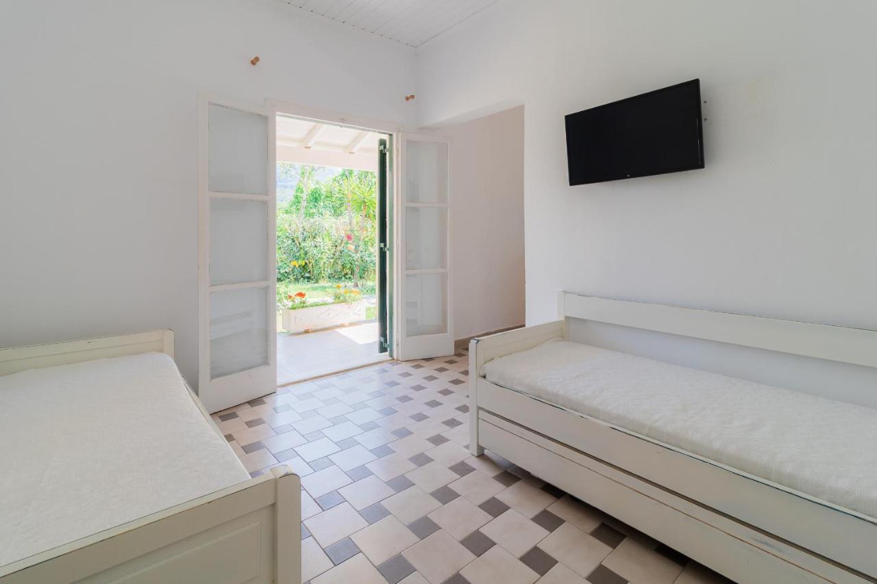 Ilena Hotel Acharavi  Ngoại thất bức ảnh