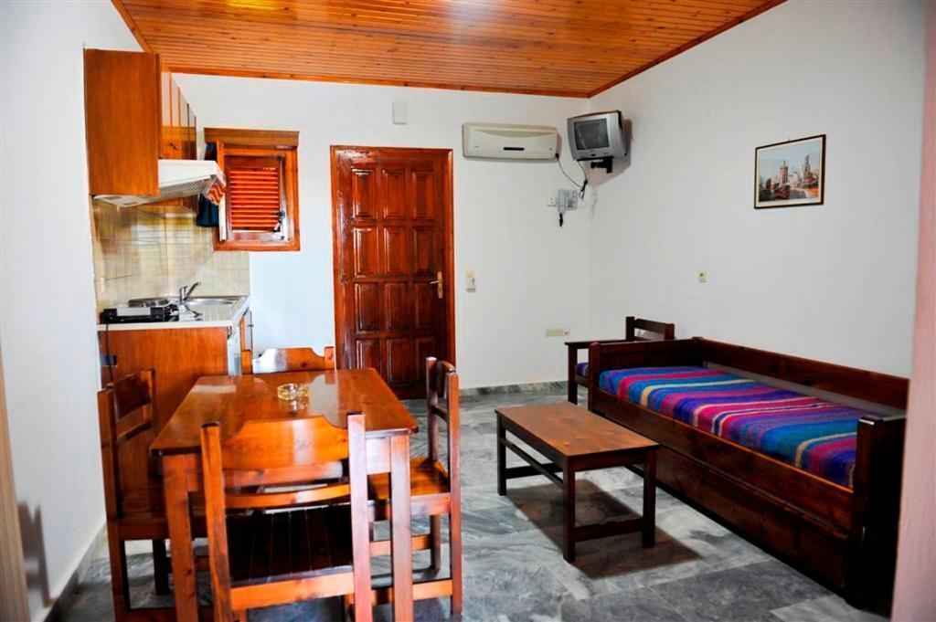 Ilena Hotel Acharavi  Phòng bức ảnh